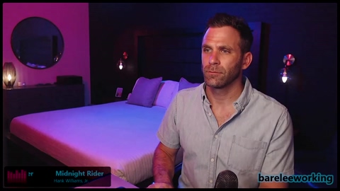 bareleeworking  14-05-2022 video fingers