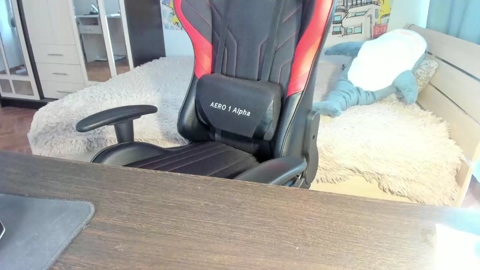 milkiwy  14-05-2022 video kissing