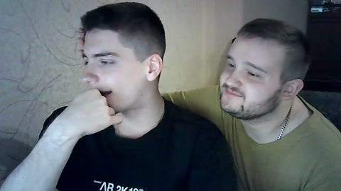 heldir2  27-05-2022 video kissing