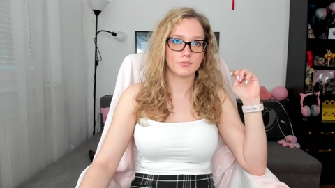 LunaNicole 02-06-2022 striptease 