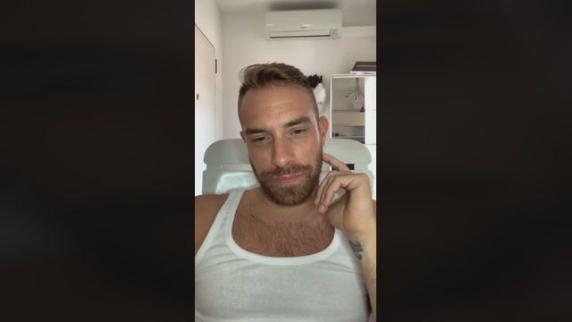 Manzo1989  04-06-2022 Recorded Video kissing