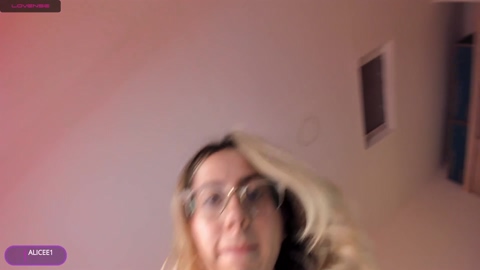 missalicee 04-06-2022 Webcam 