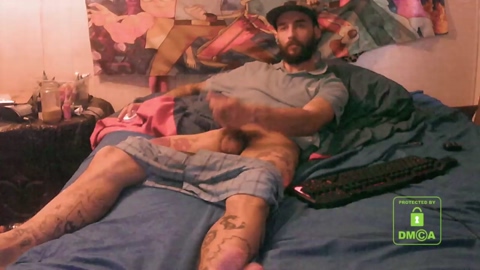 tinytattedd  03-06-2022 video kissing