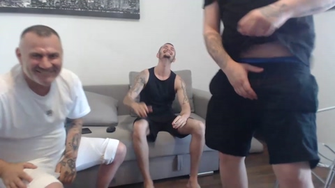 strongeastboy  05-06-2022 video gay