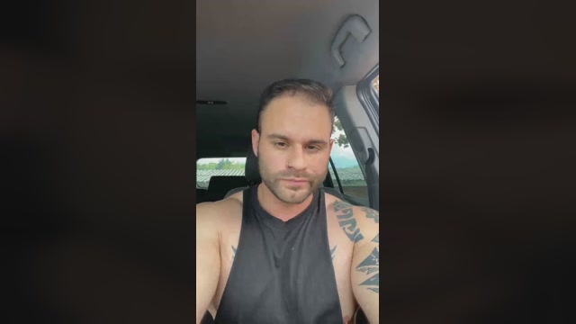 MuscleBodyBoy  06-06-2022 Recorded Video kiss