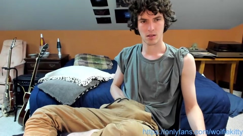 wolfiekitty  07-06-2022 video striptease