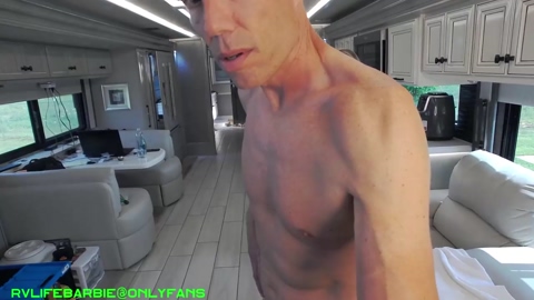 rvlifebarbie 12-06-2022 sucktits 