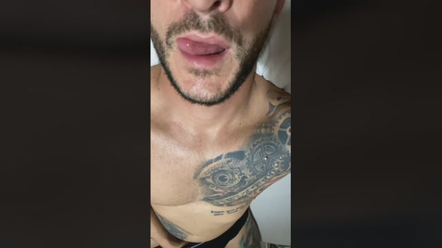 Biondotatuato  16-06-2022 Recorded Video kissing