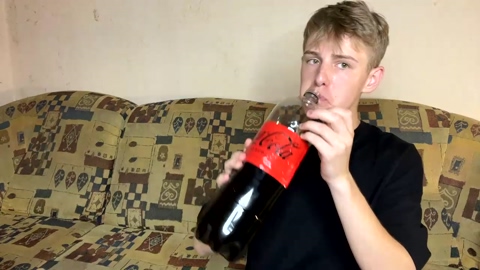 milkytony  16-06-2022 video kissing