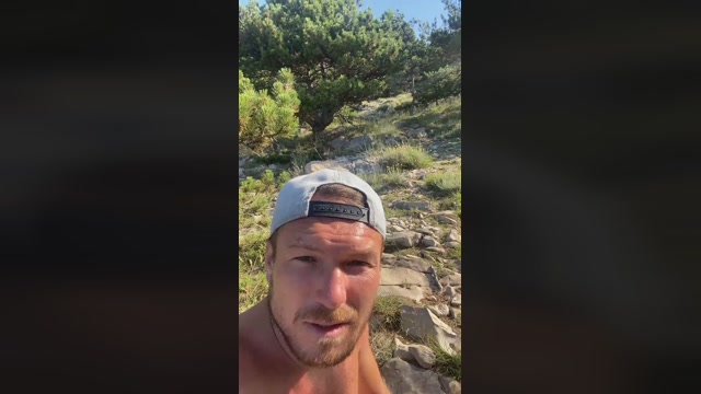 leo20_1_1988  18-06-2022 Recorded Video legs