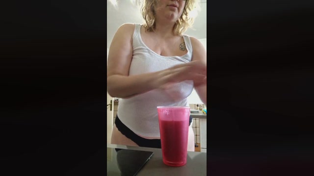 VikyPink 22-06-2022 Topless 