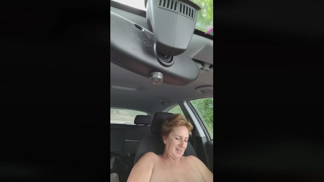 BustyGaby 24-06-2022 Topless 