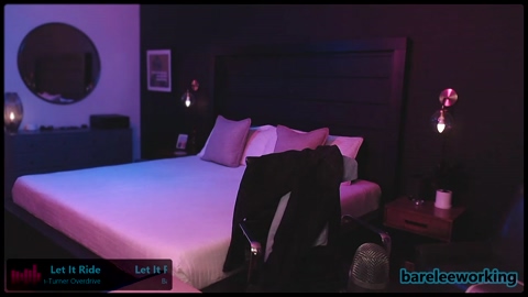 bareleeworking  26-06-2022 video naughty