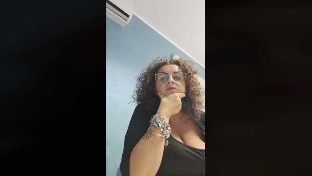 Ricciolona2 30-06-2022 Topless 