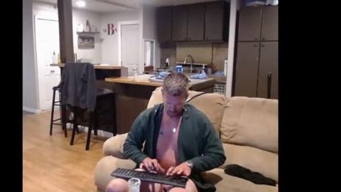 stroker19800  05-07-2022 video Cam