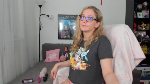 LunaNicole 06-07-2022 boobs 