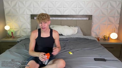 twinkzz101  05-07-2022 video striptease