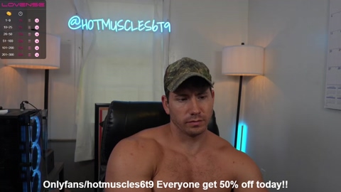 hotmuscles6t9  09-07-2022 video suckcock