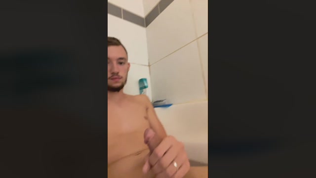 Enzosexe_xxx  12-07-2022 Recorded Video fuckme