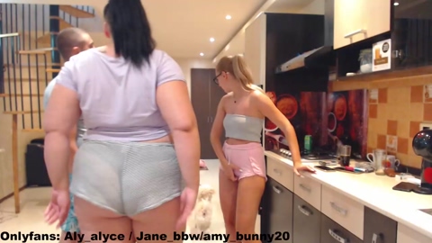 aly_alyce  15-07-2022 naughty Couples