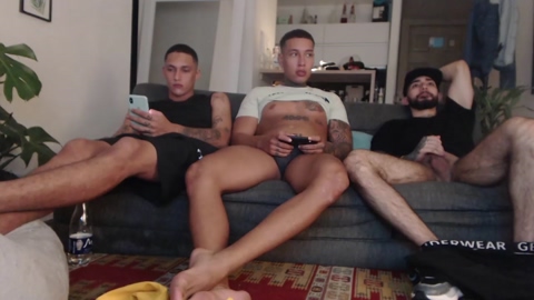 fratguysonline  15-07-2022 video kiss