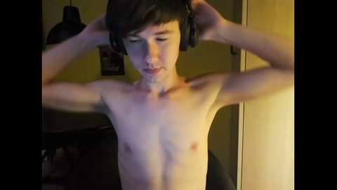 13hoootboooy777  19-07-2022 video legs