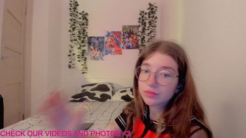 alicekaneky_xx  23-07-2022 kissing Couples