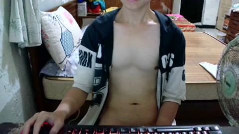 ozi_yu  04-08-2022 Recorded Video fuckass