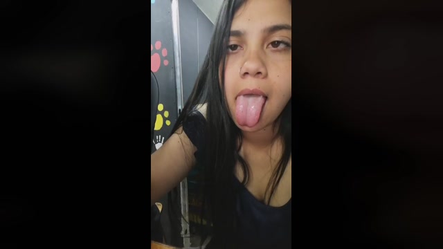 sweet_scarlett_ 03-08-2022 boobs 