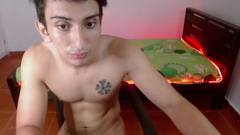 felix_magnotta  05-08-2022 video sexyfeet