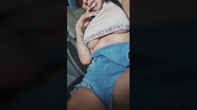 Kianna_Bonet  05-08-2022 fuckme Females