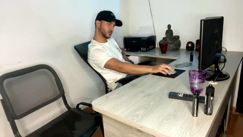 tommy_jhonn  06-08-2022 video love