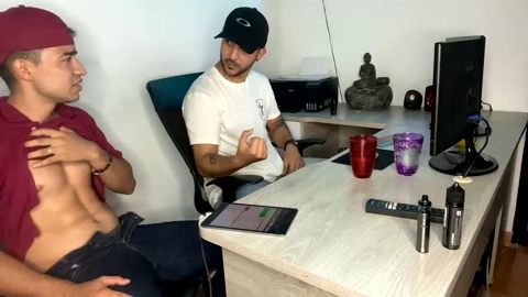 tommy_jhonn  06-08-2022 video sexybody