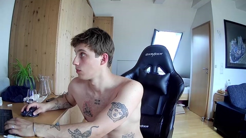 johnny2000x  08-08-2022 video kiss