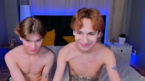 nate_and_eithan  07-08-2022 video fingers