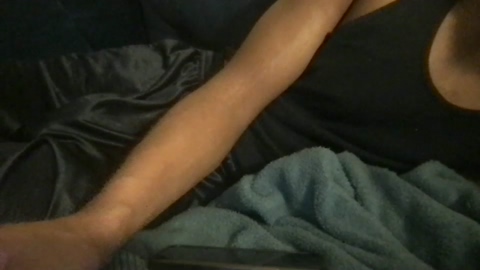 banks107rb  12-08-2022 video kissing