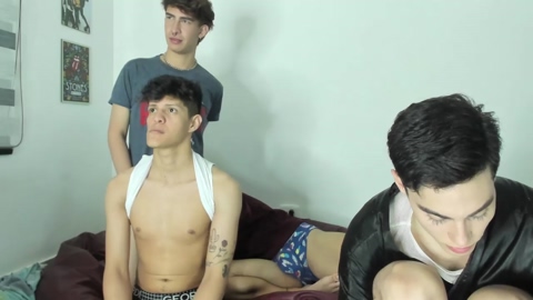 2gays_1straight  15-08-2022 video sexybody