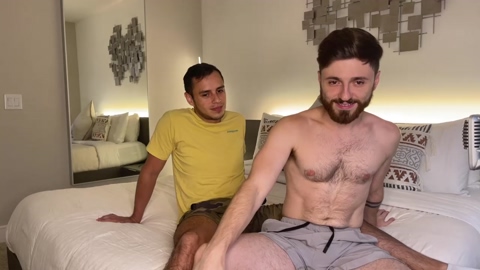 cu_r_tis  15-08-2022 video gay