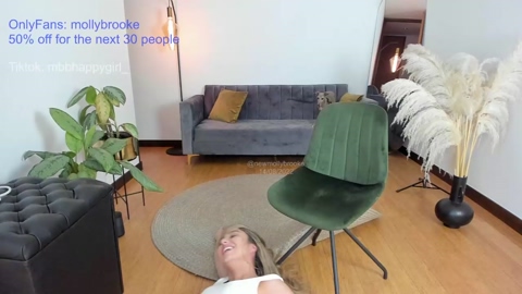 newmollybrooke 15-08-2022 boobs 