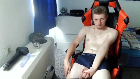 HotTwinkXL  16-08-2022 Recorded Video Topless