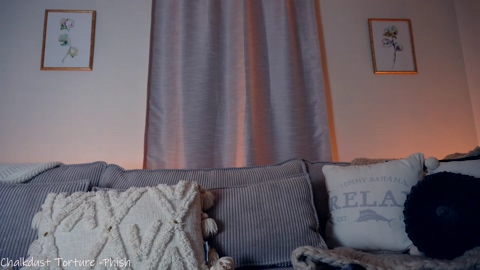 x_lily_x  17-08-2022 Webcam Females