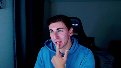 zach_rhyder  17-08-2022 video kiss