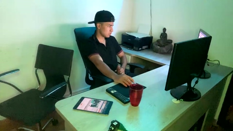 tommy_jhonn  19-08-2022 video toy