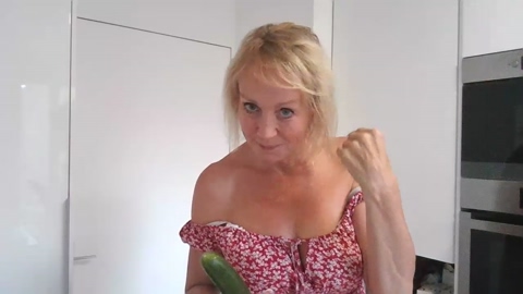 Ellemma  21-08-2022 blowjob Females