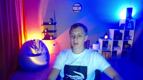 ineffable_chris  23-08-2022 video fingers