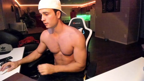 damn_whos_that  24-08-2022 video kiss