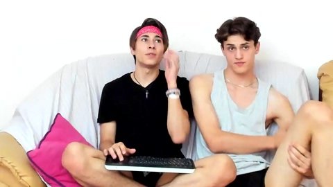 kevin_hug  26-08-2022 video yummy