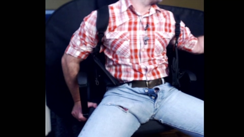 coach_85  28-08-2022 video kissing