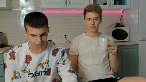 cute_joni  28-08-2022 video kiss