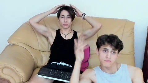 kevin_hug  30-08-2022 video Show